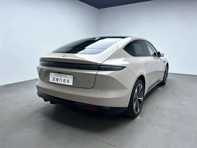 Nio ET5 — Фото автомобиля 5