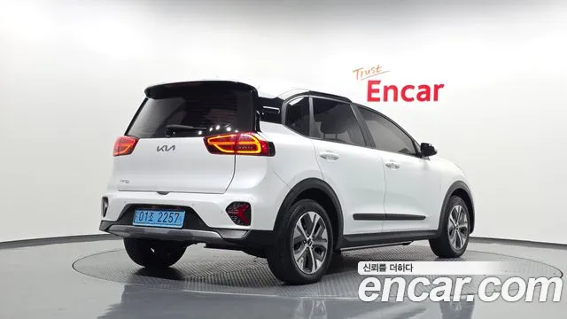 Kia Niro — Фото автомобиля 2
