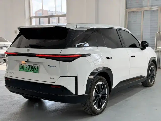 Toyota BoZhi 3X — Фото автомобиля 6
