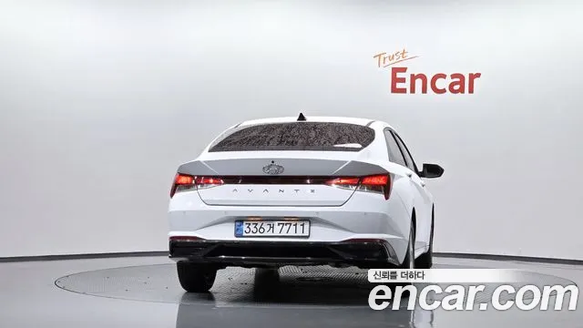 Hyundai Avante — Фото автомобиля 4