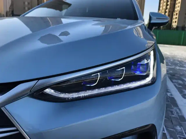 BYD Tang — Фото автомобиля 5