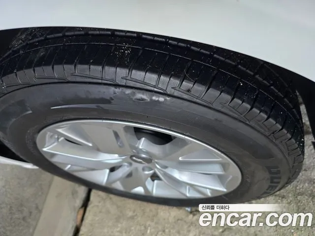 Genesis GV70 — Фото автомобиля 16