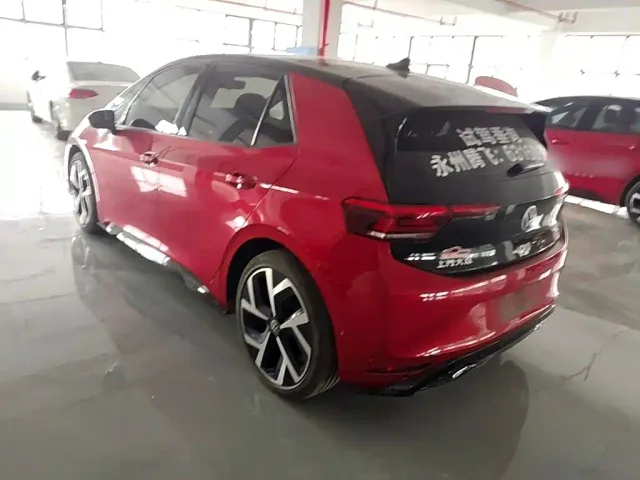 Volkswagen ID.3 — Фото автомобиля 4
