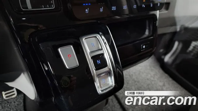 Hyundai Staria Staria 4WD Lounge 9 мест — Фото автомобиля 9