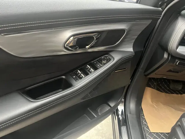 GAC Trumpchi GS8 — Фото автомобиля 18