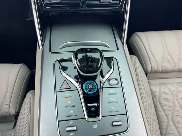 BYD Tang — Фото автомобиля 13