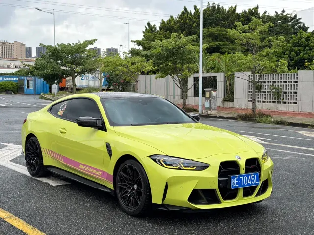 BMW M4 — Фото автомобиля 3