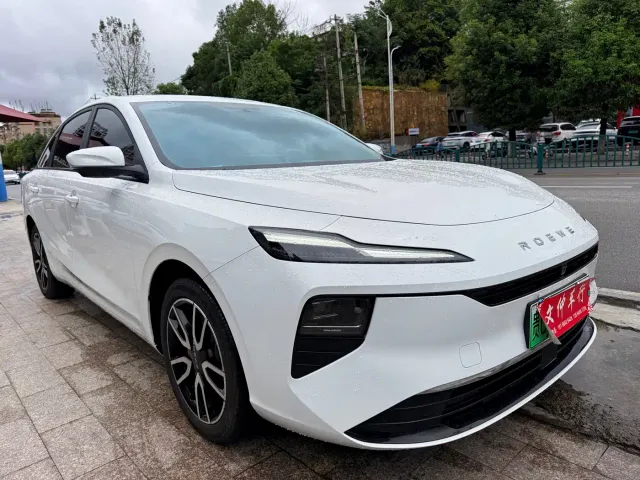 Roewe D6 — Фото автомобиля 3