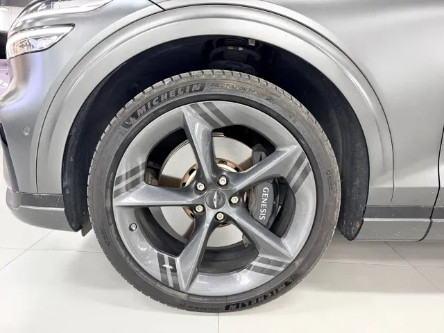 Genesis GV70 — Фото автомобиля 18