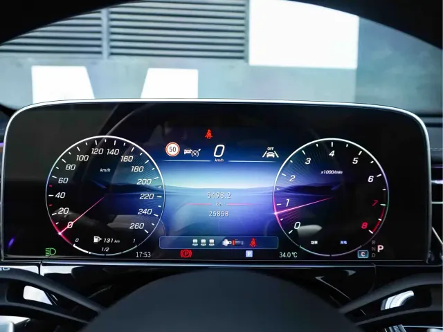 Mercedes-Benz E-Class — Фото автомобиля 15