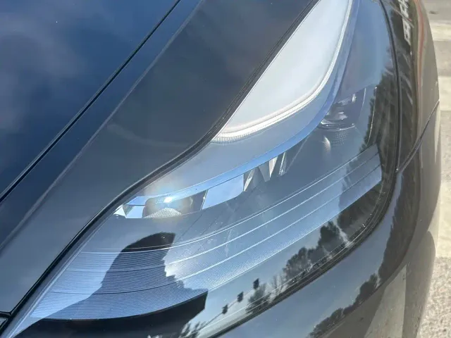Tesla Model Y — Фото автомобиля 10