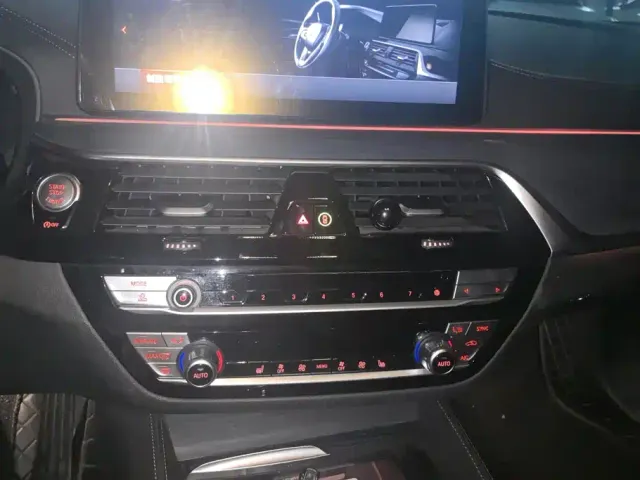 BMW 5 Series — Фото автомобиля 12