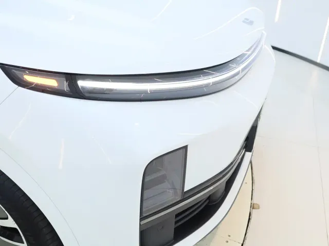 Li Auto L7 — Фото автомобиля 26