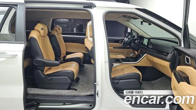 Kia Canival Carnival 4 поколение Бензин 9 мест Prestige — Фото автомобиля 24