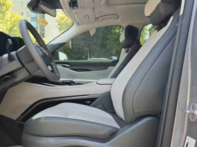 Ford Edge — Фото автомобиля 6