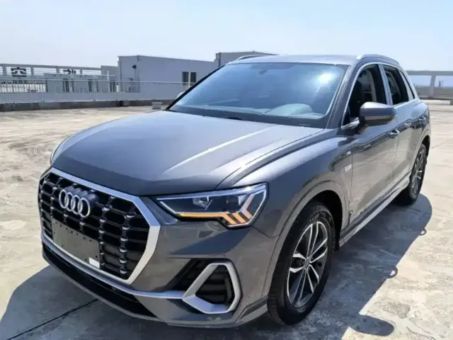 Фотография автомобиля — Audi Q3