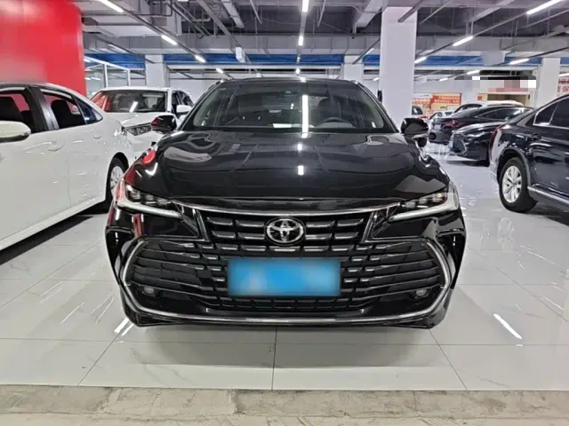 Toyota Avalon — Фото автомобиля 2