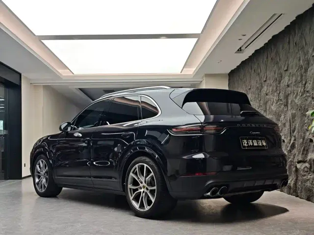 Porsche Cayenne — Фото автомобиля 19