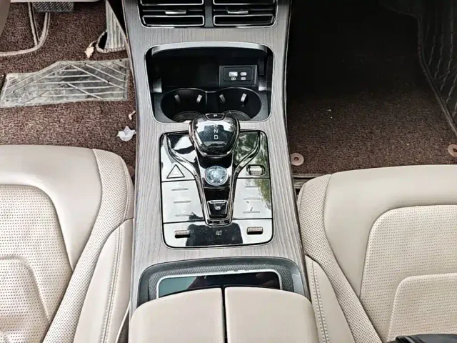 BYD Han — Фото автомобиля 13