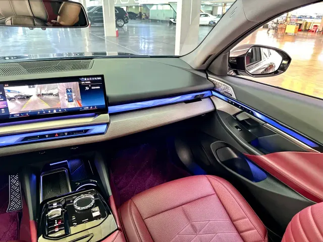 BMW 5 Series — Фото автомобиля 9