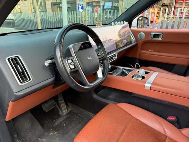Li Auto L6 — Фото автомобиля 7
