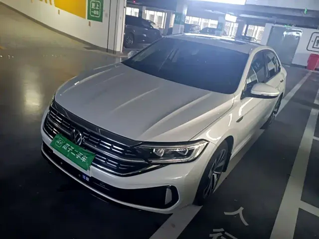Фотография автомобиля — Volkswagen Sagitar