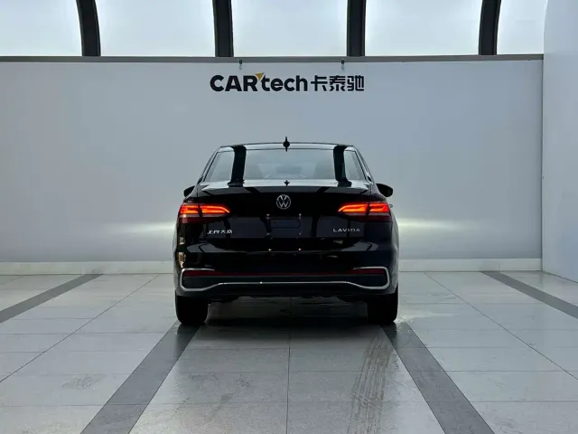 Volkswagen Lavida — Фото автомобиля 2