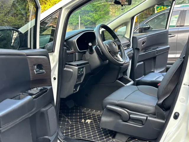 Honda Odyssey — Фото автомобиля 6