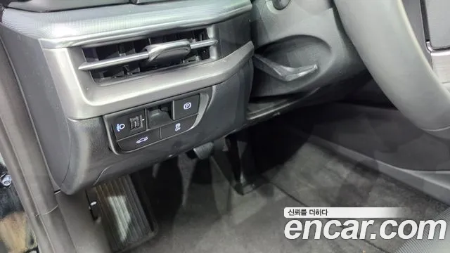 Hyundai Grandeur Grandeur (GN7) 2.5 Бензин 2WD — Фото автомобиля 17