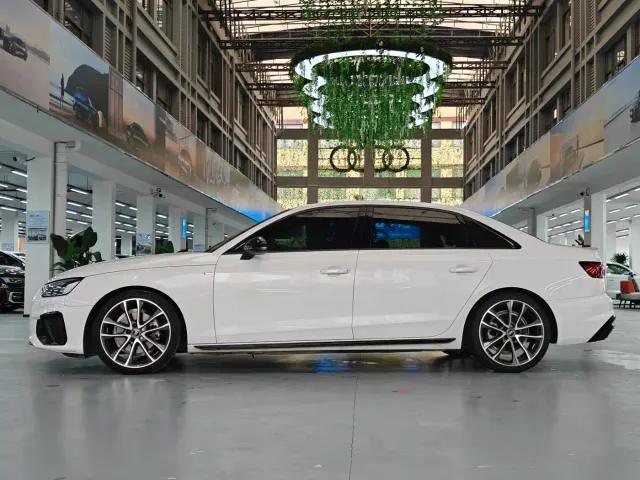 Audi A4L — Фото автомобиля 2