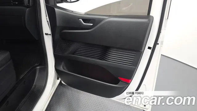 Hyundai Staria — Фото автомобиля 13