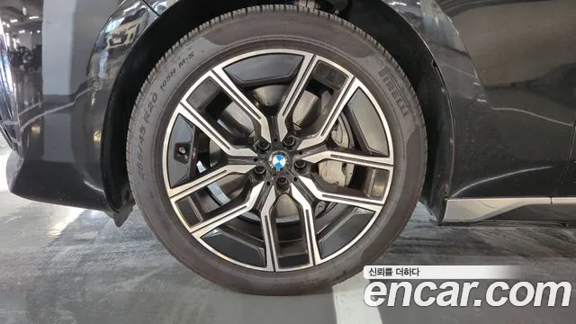 BMW 7-Series 7 серия (G70) 740i xDrive M Sport — Фото автомобиля 5