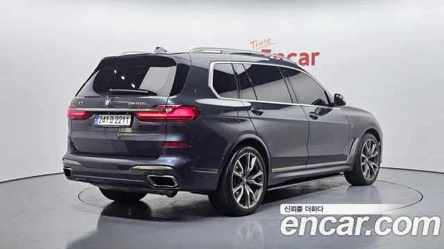 BMW X7 M50i 6 мест — Фото автомобиля 2