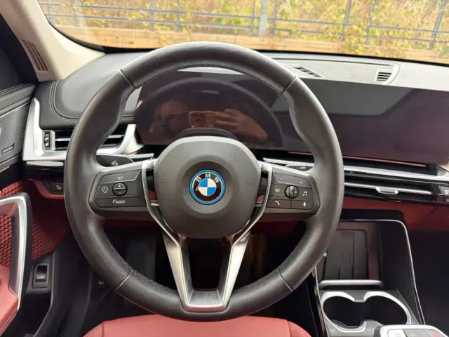 BMW iX1 — Фото автомобиля 14
