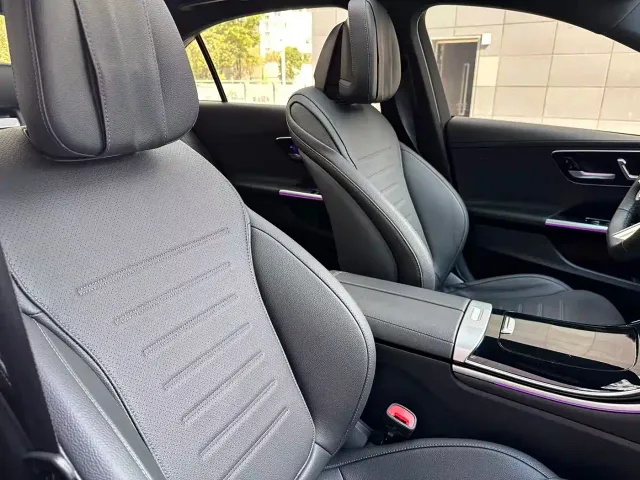 Mercedes-Benz C-Class — Фото автомобиля 30