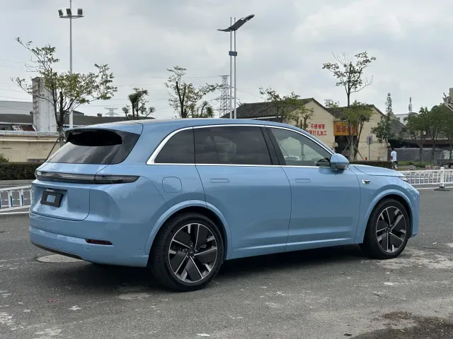 Li Auto L7 — Фото автомобиля 6