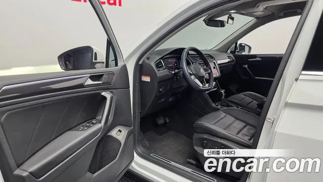 Volkswagen Tiguan Tiguan 2 поколение 2.0 TDI Premium — Фото автомобиля 10