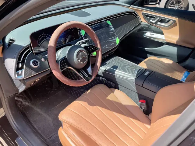 Mercedes-Benz E-Class — Фото автомобиля 4