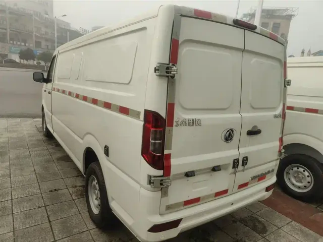 Dongfeng Yufeng EM27 — Фото автомобиля 4