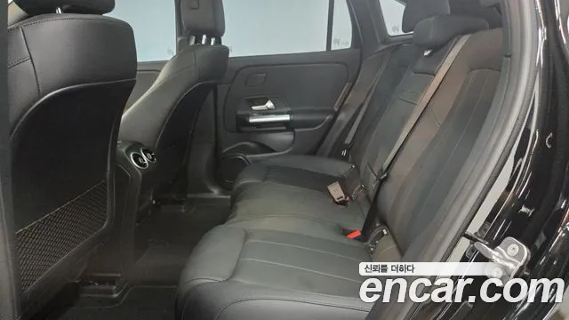 Mercedes-Benz EQA — Фото автомобиля 12