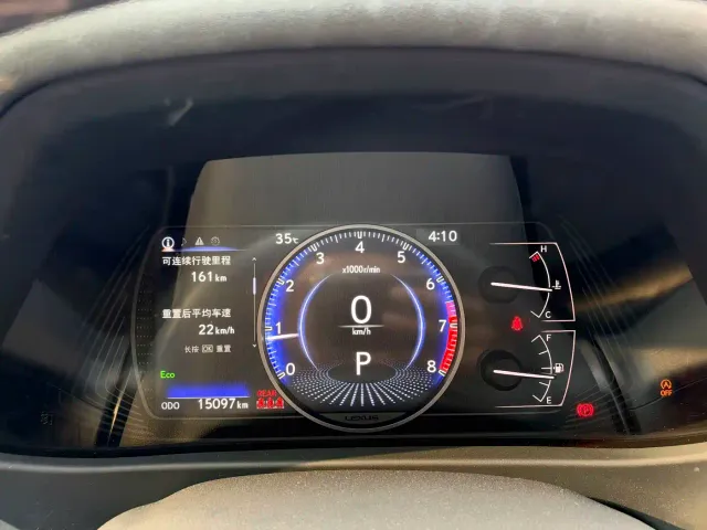 Lexus UX — Фото автомобиля 11