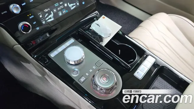 Genesis G80 Бензин 2.5 турбо 2WD — Фото автомобиля 9