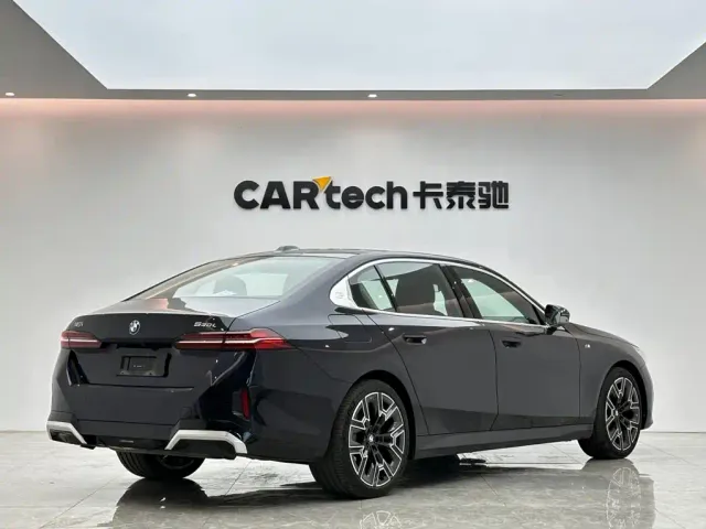BMW 5 Series — Фото автомобиля 5