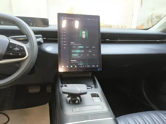 Changan Qiyuan A05 — Фото автомобиля 12