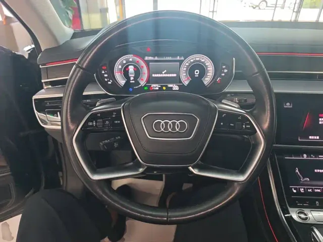 Audi A8 — Фото автомобиля 10