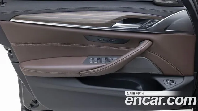 BMW 5-Series — Фото автомобиля 11