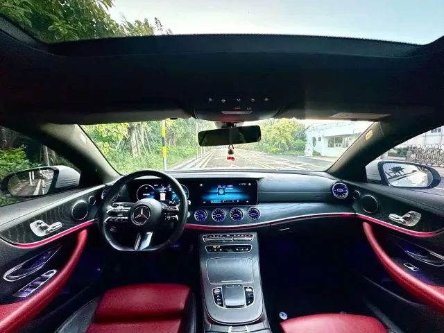 Mercedes-Benz E-Class — Фото автомобиля 3