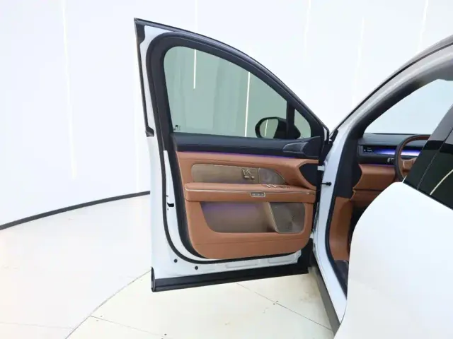 Nio ES8 — Фото автомобиля 17