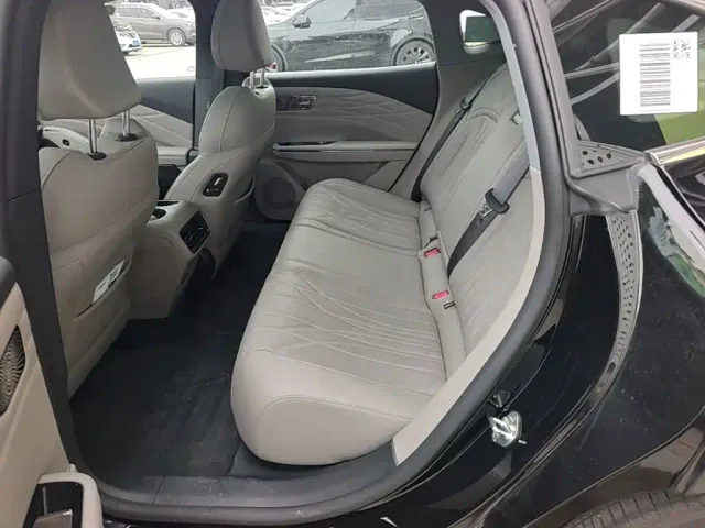 Geely Galaxy Xingyao 8 — Фото автомобиля 16