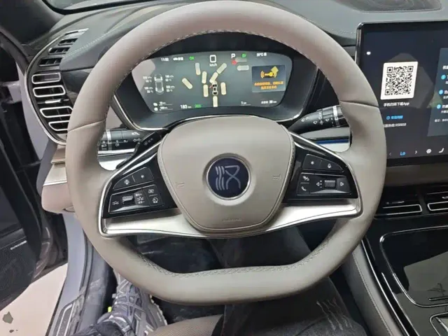 BYD Han — Фото автомобиля 10